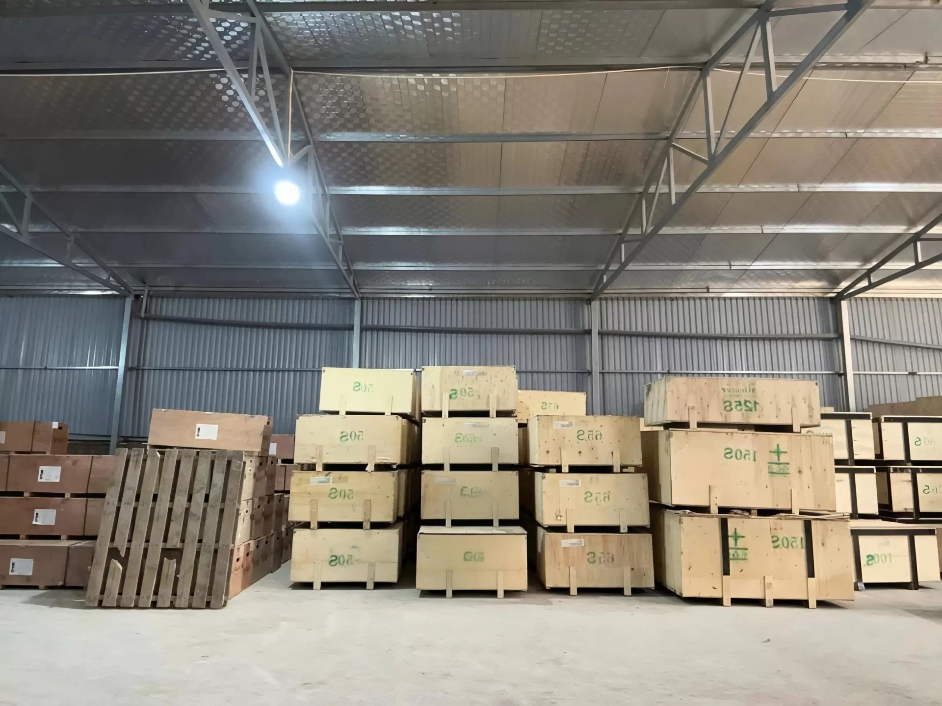 Máy bơm trục đứng UPTI CDLF4-19 (4.0KW - 380V)